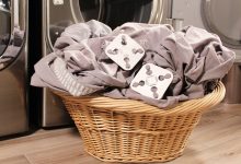 Une petite invention pratique qui s'applique aussi bien aux draps plats comme, aux draps-housses.
