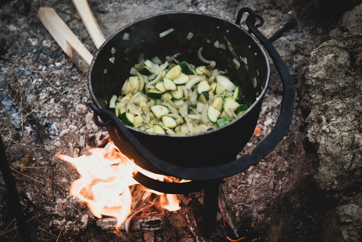 Cuisiner avec des pierres de cuisson