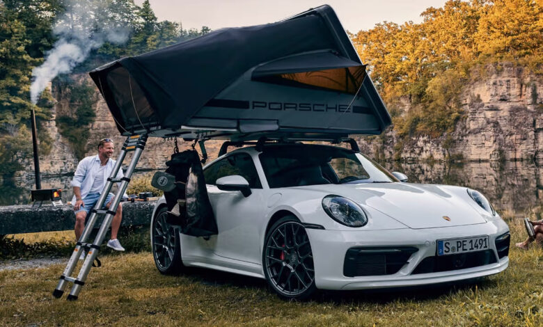 Une tente de toit Porsche