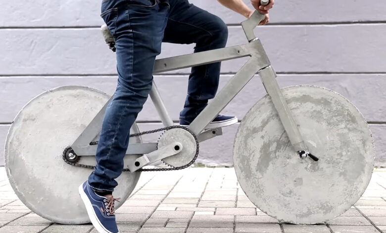 Un insolite vélo fabriqué en bêton.