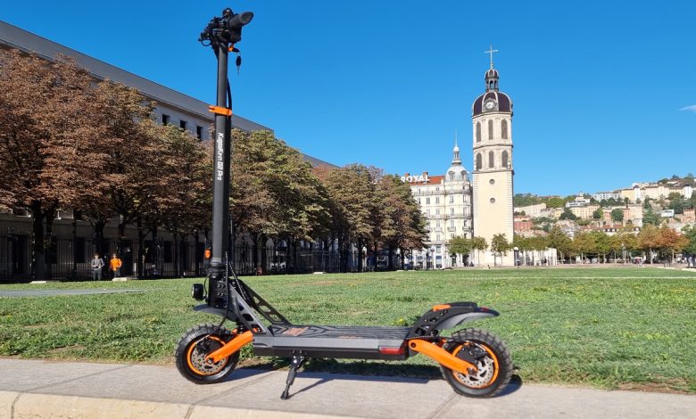 La trottinette électrique tout-terrain Kukirin G2 PRO 9.