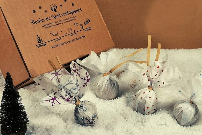Le « Pack des Lutins » contient 12 Boules de Noël décoratives à semer.
