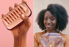 Une brosse pour les cheveux crépus.