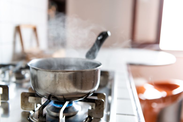 Chauffer l’eau à la casserole ?