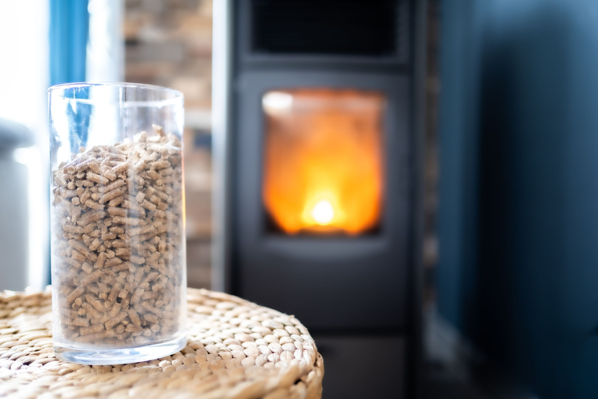 Pellets de bois : comment choisir le parfait granulé pour poêle et chaudière