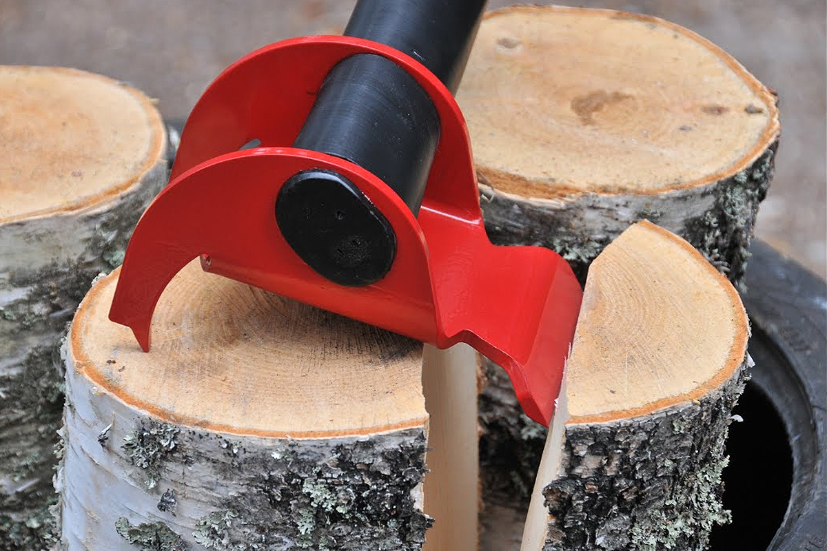 Hache Ld Dans Une Souche D'arbre Hache Prête à Couper Du Bois Outil De  Travail Du Bois Hache Dans Du Bois à Couper Du Bois