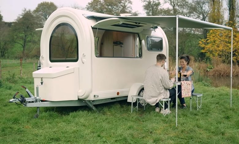 VIDÉO. La mini-caravane, nouvel habitat en vogue pour des vacances  itinérantes