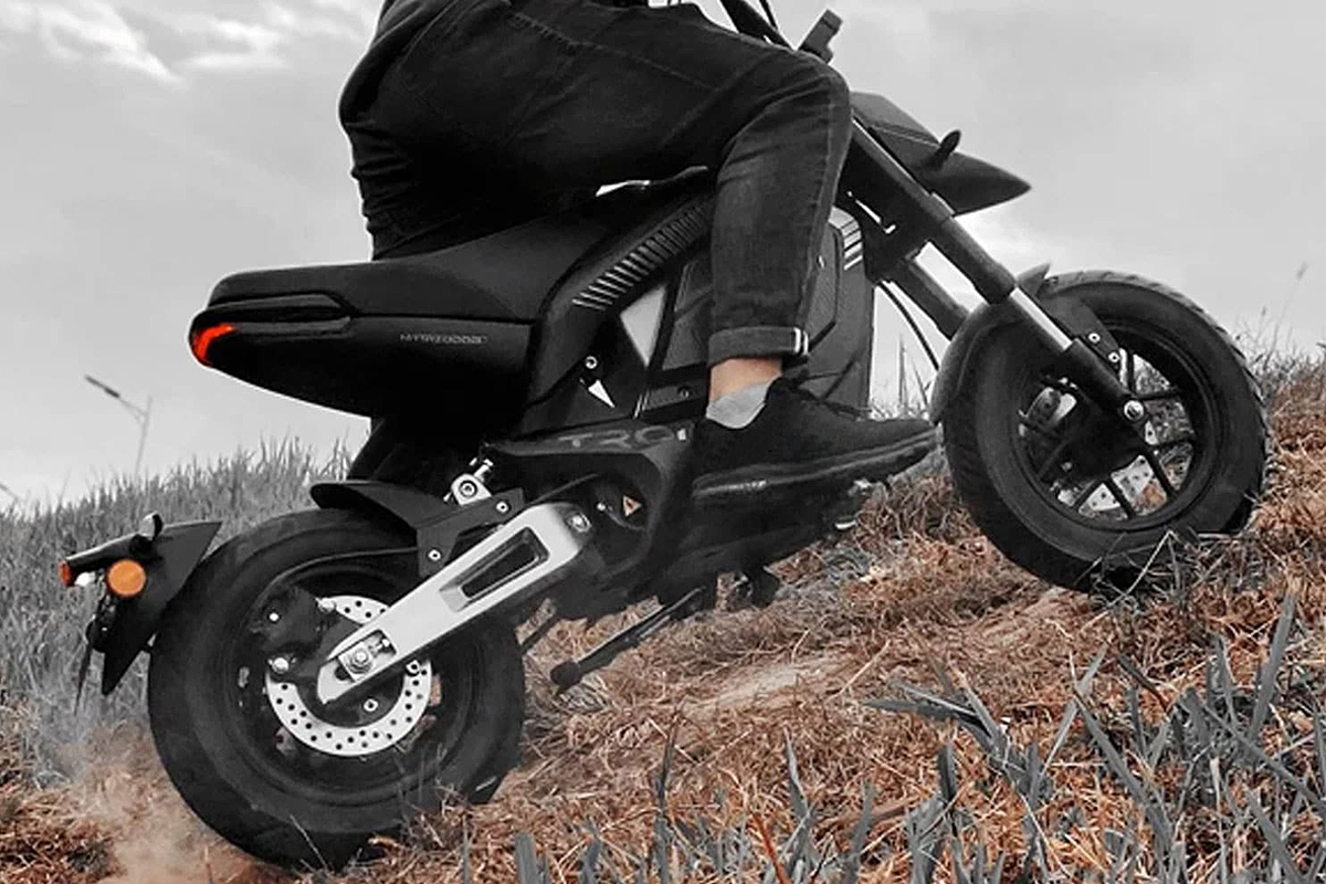TromoxMino : cette petite moto électrique futuriste ne coute que