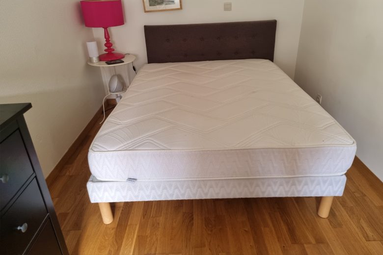 La face été d'un matelas