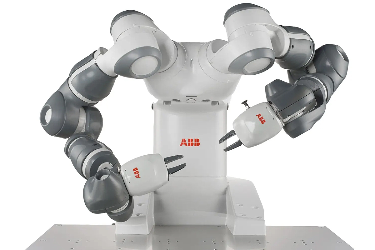 Voici un robot qui repasse et plie vos vêtements pour avoir la vie plus  facile • Fun Radio