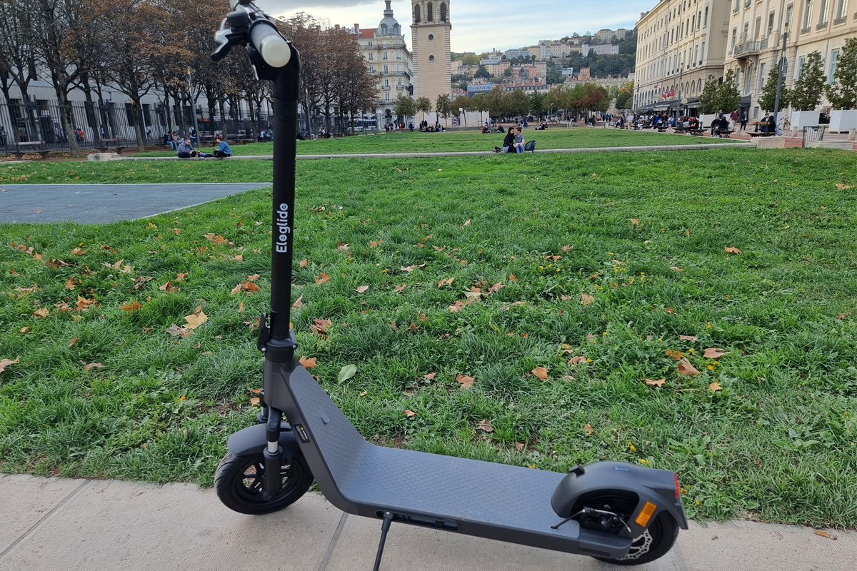 100€ sur Trottinette électrique Eleglide Coozy Avec clignotant