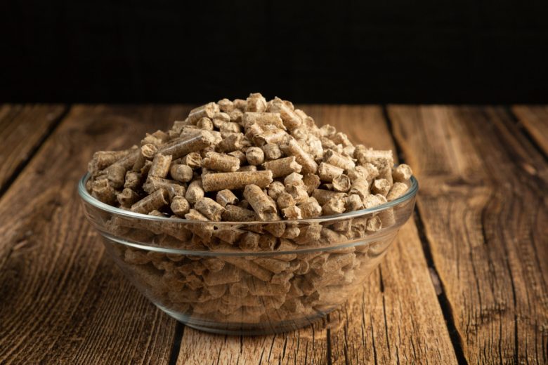 Comment fabriquer des granulés de pellets avec des feuilles mortes.