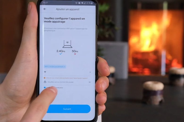 Avec l'application, il est possible de prendre connaissance en temps réel de la température de votre habitation et d'allumer instantanément ou programmez l'allumage de votre poêle à distance.