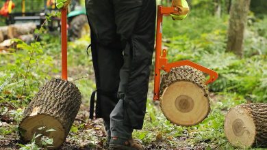 Un outil pour transporter des buches sans effort.