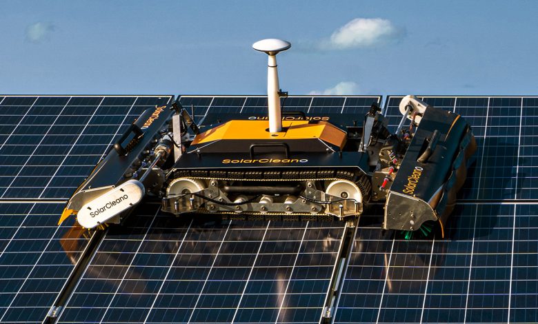 Ce robot solaire est conçu pour le nettoyage sans eau dans les grandes installations solaires dans les zones désertiques et les régions semi-arides.