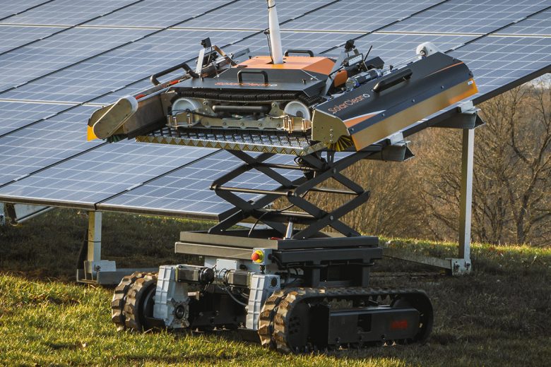 Tous les robots SolarCleano existent en version semi-autonome et en version entièrement automatique.