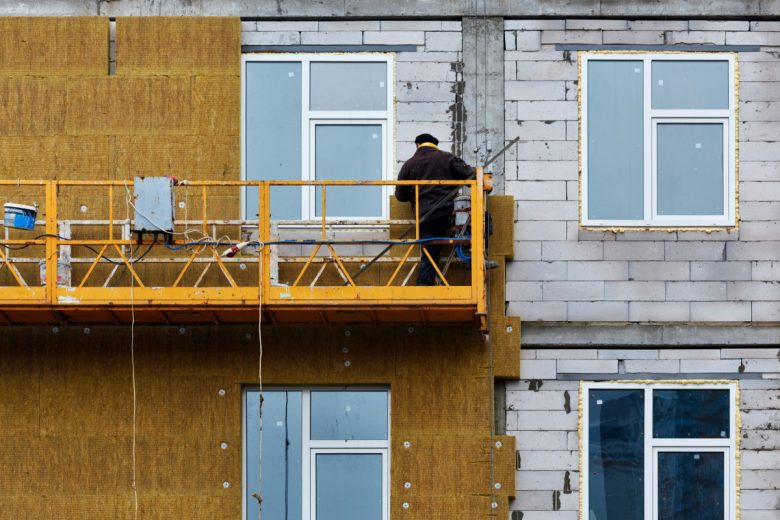 Le recouvrement d'une façade. 