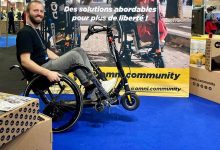 Un kit innovant pour connecter une trottinette à un fauteuil roulant