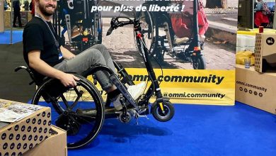 Un kit innovant pour connecter une trottinette à un fauteuil roulant