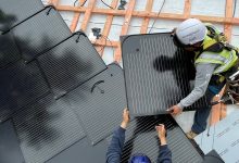 L'installation de tuiles solaires Sunstyle.