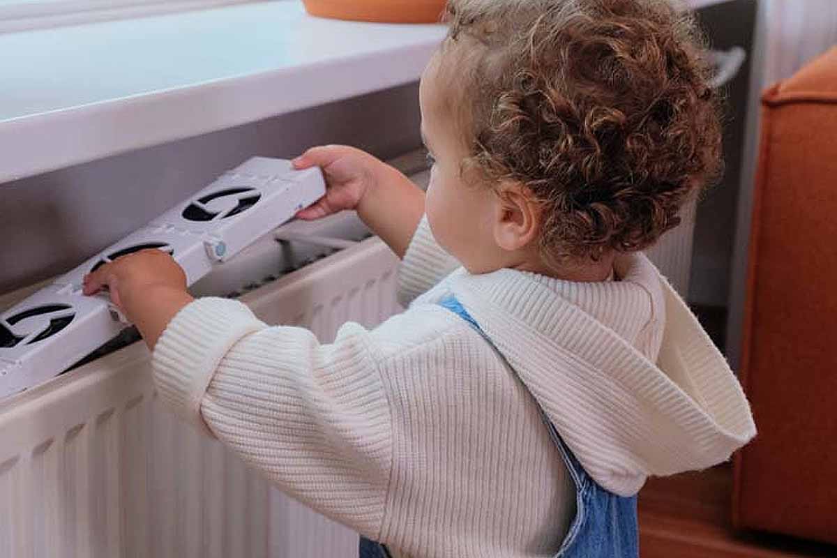 Un ventilateur pour diffuser la chaleur enfantin à installer.