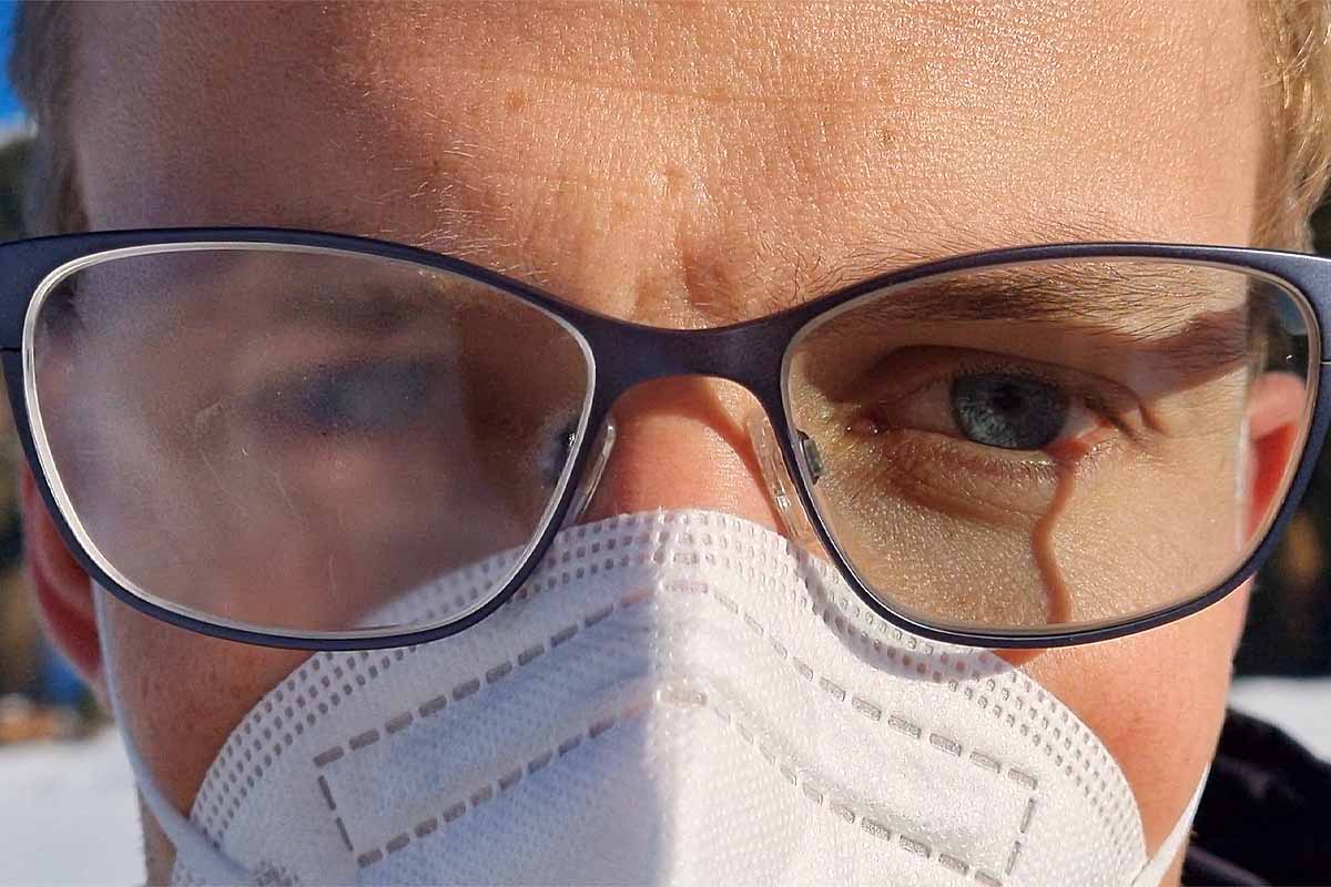 Un « chauffage » passif antibuée à base d'or pour les lunettes