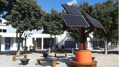 Un arbre solaire installé à l'université de Perpignan.