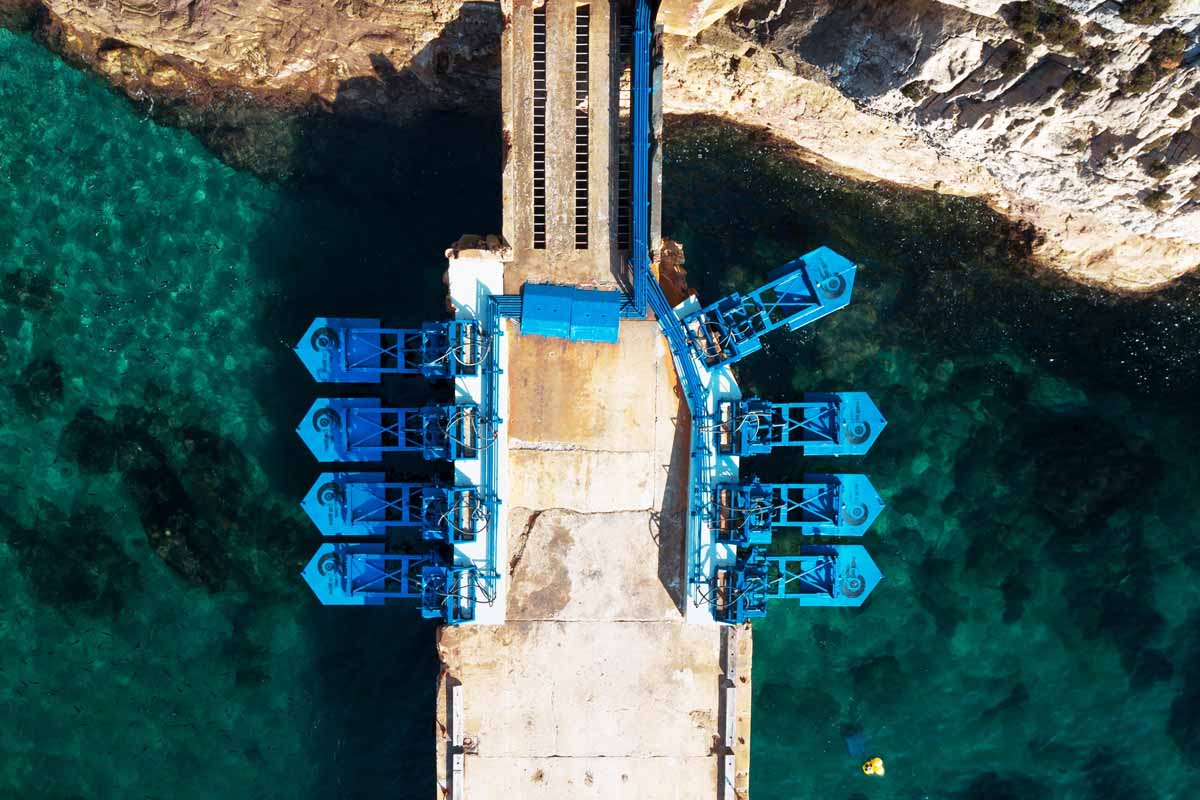 Eco Wave Power signe une concession pour installer la plus grande centrale houlomotrice au monde.