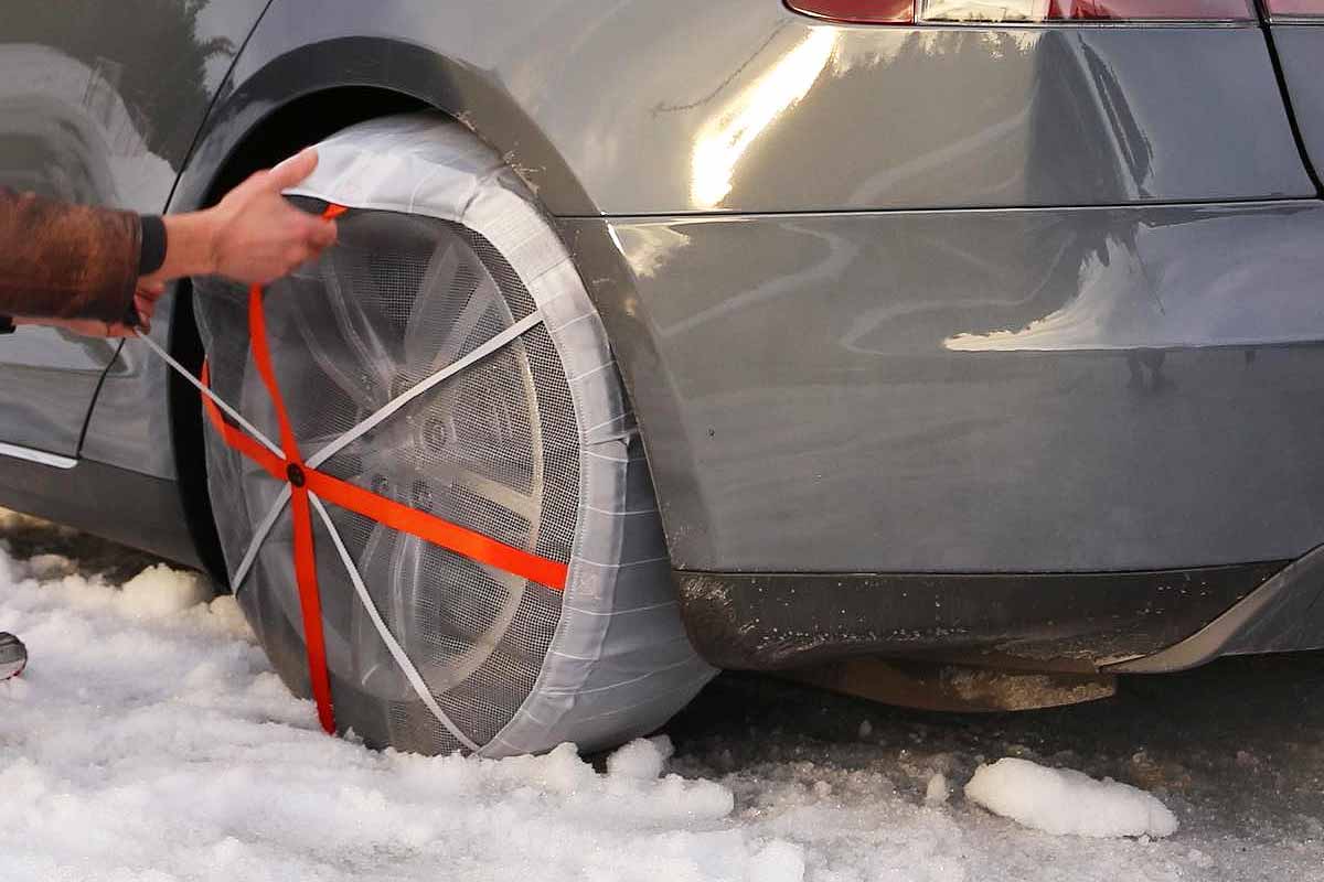 L'invention de 4 chaussettes à neige pour les voitures, faciles et rapides  à installer - NeozOne