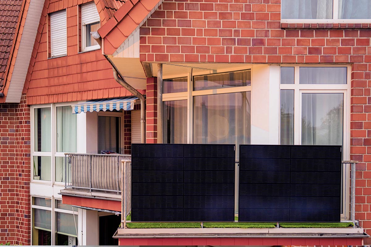 Un générateur électrique et des panneaux solaires de balcon, pour