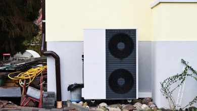 L'installation d'une pompe à chaleur dans une maison.