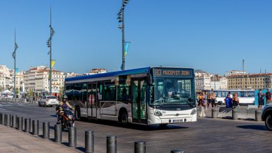 Les propriétaires d'un véhicule Crit'air 5 à Marseille peuvent échanger leur véhicule polluant contre un abonnement gratuit aux transports en commun.