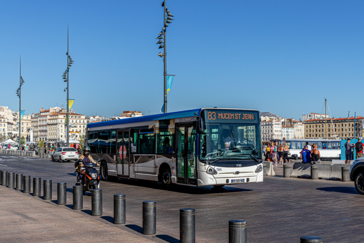 Les propriétaires d'un véhicule Crit'air 5 à Marseille peuvent échanger leur véhicule polluant contre un abonnement gratuit aux transports en commun.