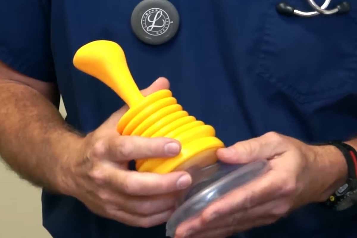 LifeVac, l'invention d'un dispositif anti-étouffement pour extraire un  corps étranger inhalé par « fausse route » - NeozOne