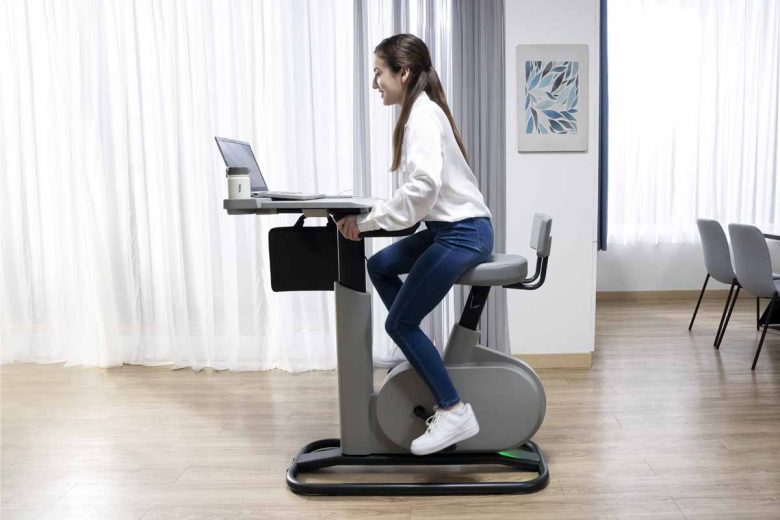 La combinaison unique d'un vélo de fitness et d'un bureau intelligent.