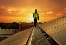 Des voisins partagent gratuitement le surplus de production d'électricité.
