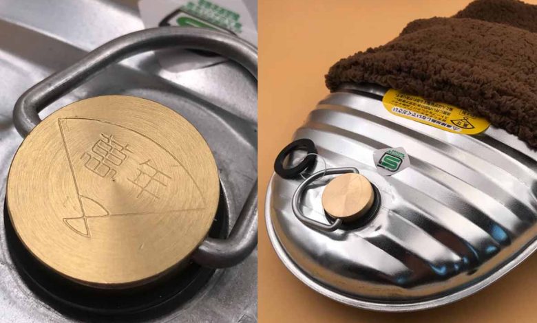 Une bouillotte traditionnelle en acier galvanisé du Japon