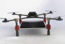 Un convertisseur photoélectrique sous le drone récupère l'énergie du laser