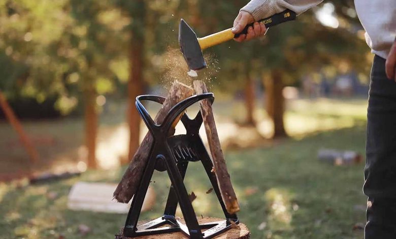 Une fendeuse de buche pour fendre le bois rapidement et sans effort.