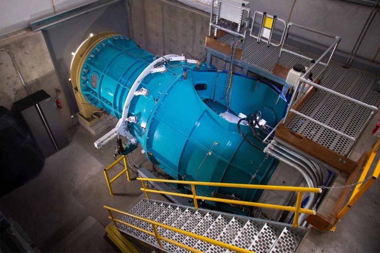 L'hydrolienne Restoration Hydro Turbine (RHT) est conçue pour être respectueuse de l'environnement, performante et la plus compacte au monde, avec des couts d'installation réduit, tout en favorisant le passage des poissons en aval.