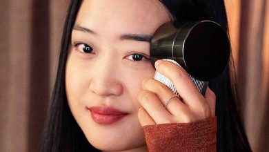 Grâce à la technologie Modiface AR de L'Oréal, L'Oréal Brow Magic scanne le visage de l'utilisateur et fait des recommandations pour les effets de microblading, micro-shading ou filler.
