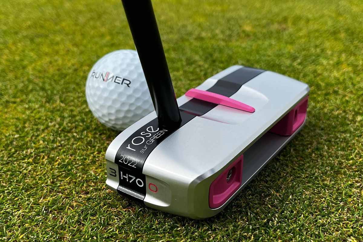 L'invention révolutionnaire d'un système de poids pour modifier le centre de gravité des clubs de golf.