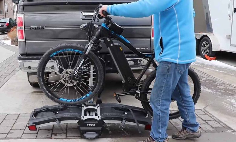 Un élévateur électrique pour charger facilement et en toute sécurité votre vélo sur un porte-vélo