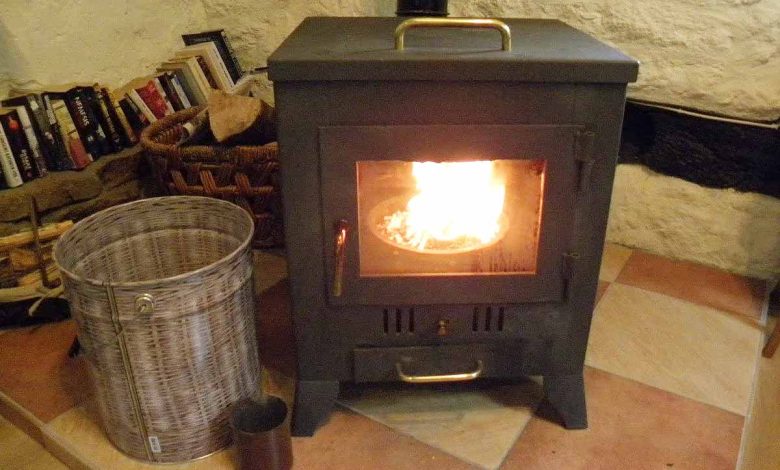 L'invention d'un bruleur à granulés pour insert et poêle à bois