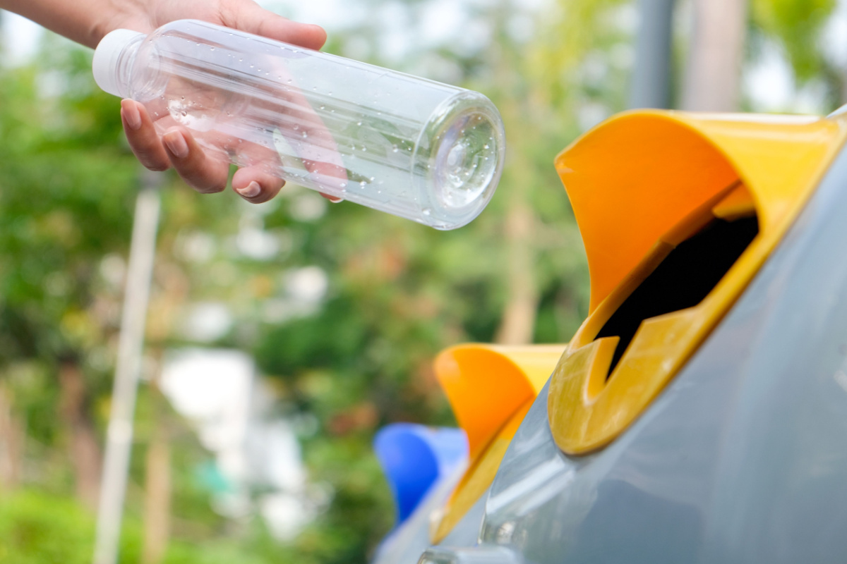 Une invention pour transformer les déchets plastique en carburant