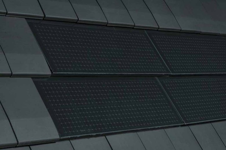 Un système de kit conçu pour simplifier l'installation des tuiles solaires photovoltaïques.