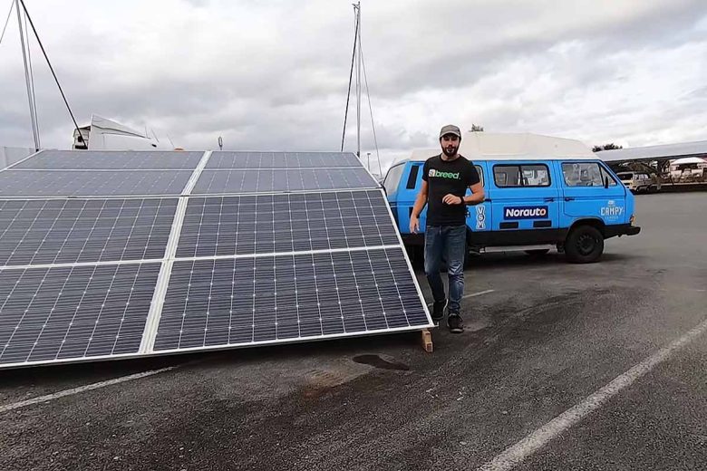 Le premier tour du monde avec un véhicule converti en électrique et rechargé à l’énergie solaire.