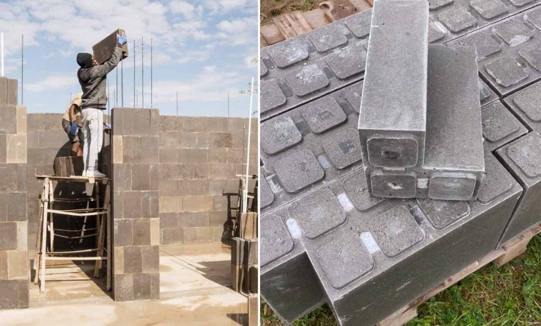 Des briques de construction qui s'empilent comme des LEGO.