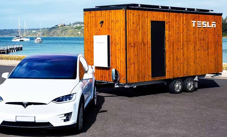 Tesla est parti en tournée en 2015 à travers l'Australie dans une petite maison alimentée par des énergies 100 % renouvelables.