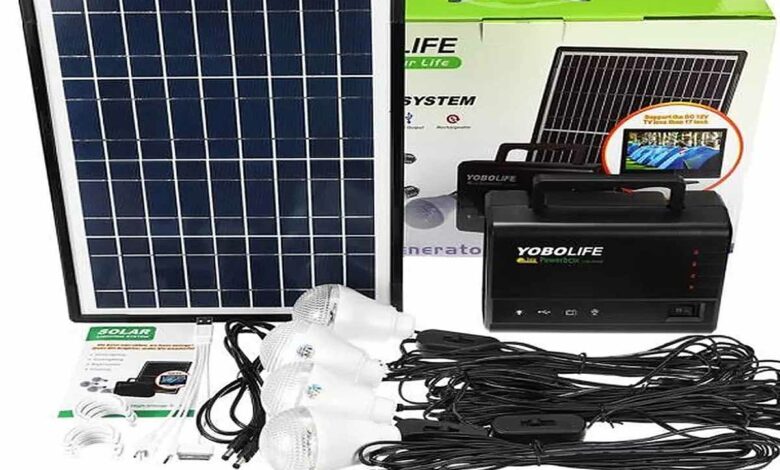 DEMI SAINT Kit Panneau Solaire 10 W 18 V + 4 Ampoules.
